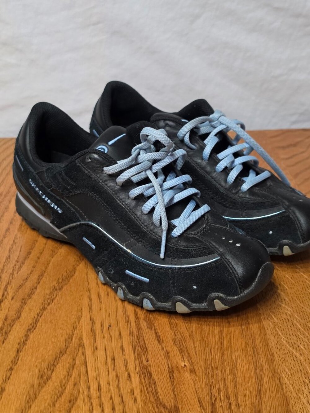 Sketchers Walking Active Sneaker Shoe Black with Light Blue 21610 Women Size 8